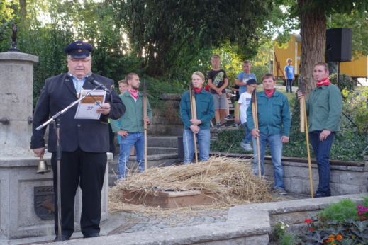 Fritz unser Büttel mit den Dreschflegelklopfer