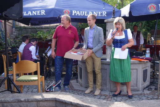 Klaus Mayer (Vorsitzender der DGR), OB Dr. Grimmer und Rita Zigan-Hilgärtner bei der Siegerehrung!